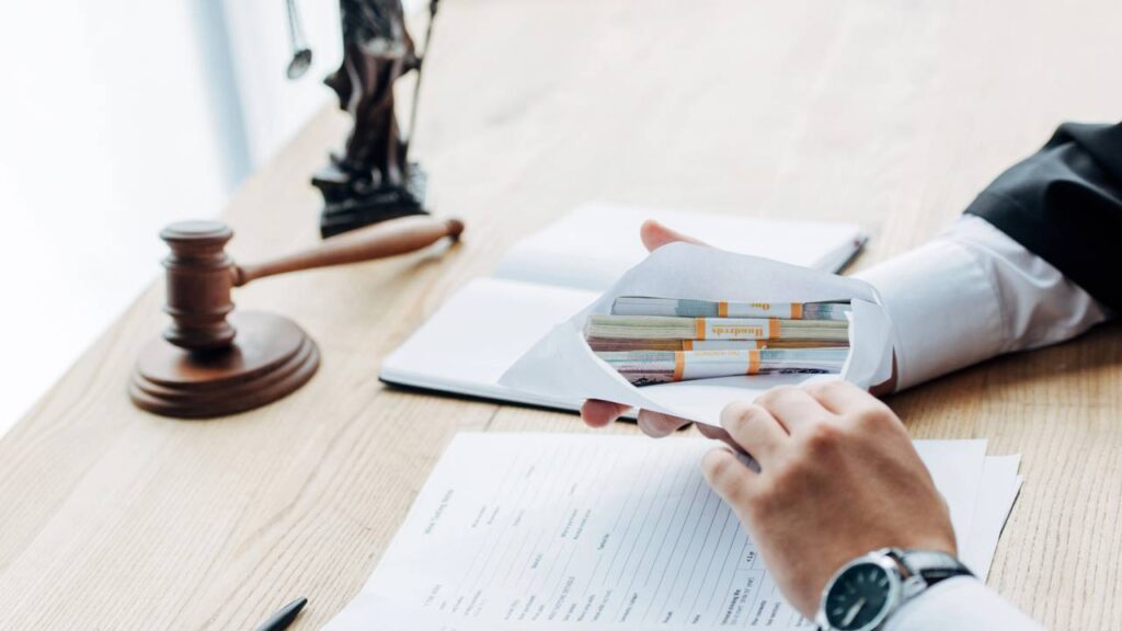 Estudante tem a formatura atrasada pela falta de estágio obrigatório e consegue indenização