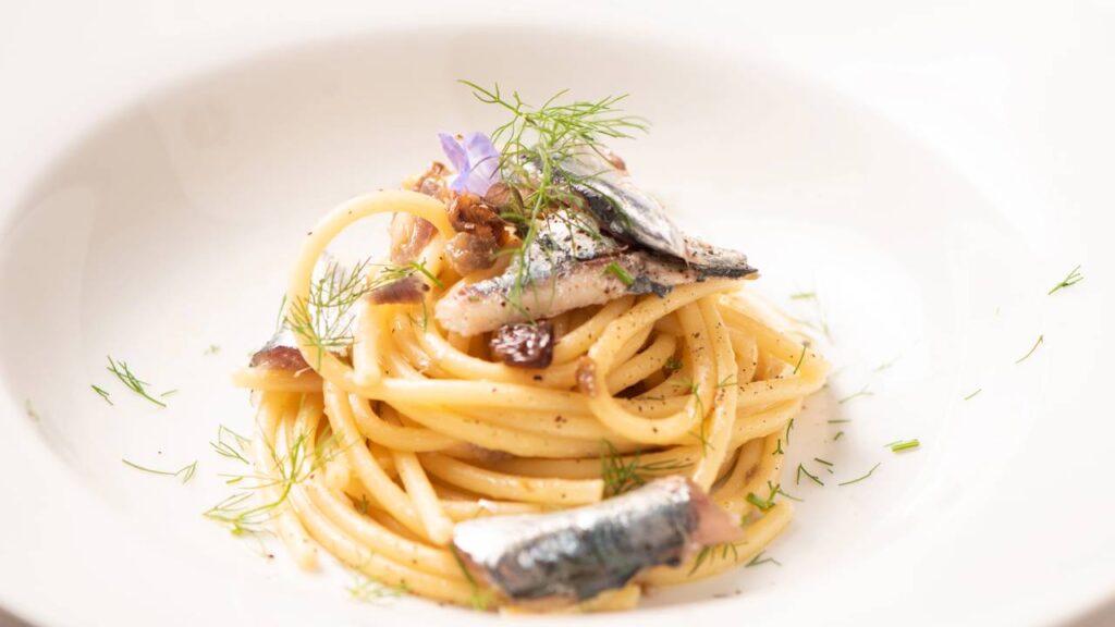 Macarrão com sardinha simples e delicioso para o dia a dia
