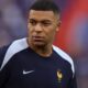 PSG acusa Mbappé de “má-fé” e cobra indenização milionária