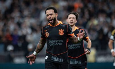 Memphis não consegue voltar do Rio e perde treino do Corinthians