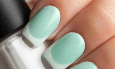 Nail art francesa invertida vira febre entre celebridades