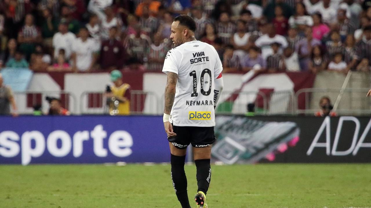 Contrato de Neymar com o Santos entra em fase de incertezas