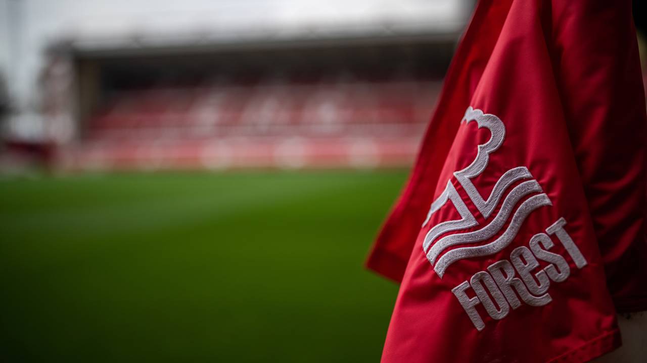 Grande clube inglês demite técnico apenas 39 dias após sua contratação