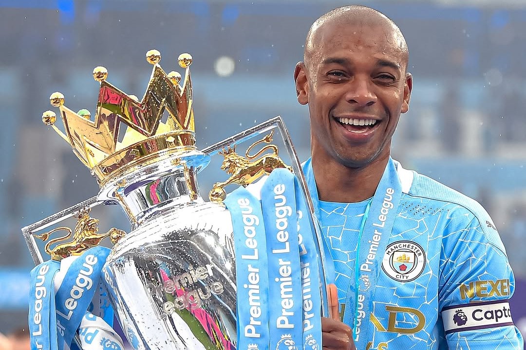 Jogadores sem contrato viram solução para clubes com crise financeira