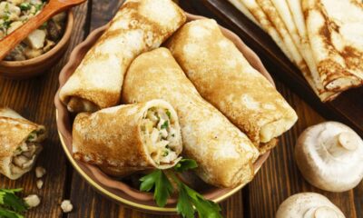 Panqueca de frango com molho branco cremoso que derrete na boca