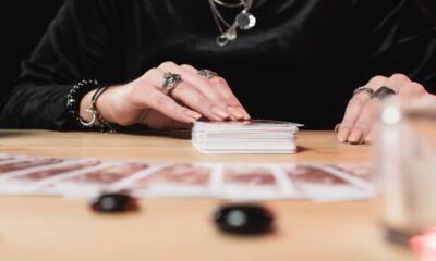 O Tarô alerta 2 signos estão prestes a encerrar um ciclo de sofrimento