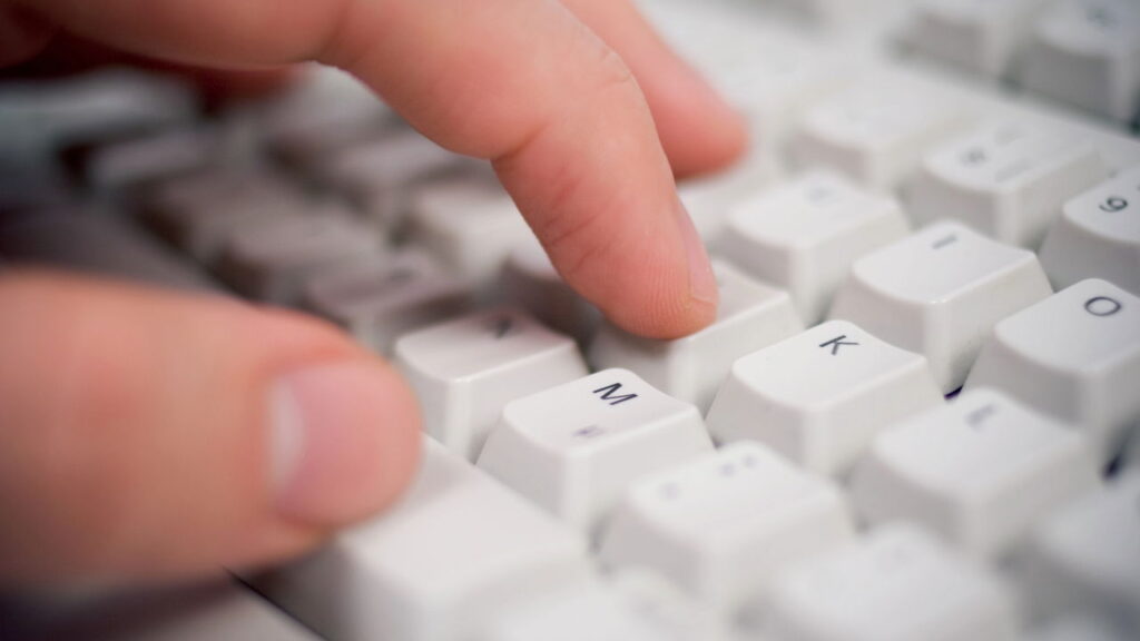 Seu teclado tem uma função secreta nas teclas F e J que quase ninguém percebe