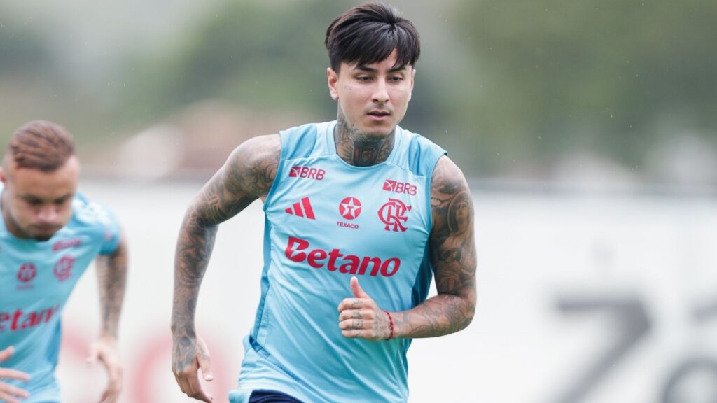 Pulgar entra na mira da MLS e pode deixar o clube por cerca de US$ 4 milhões