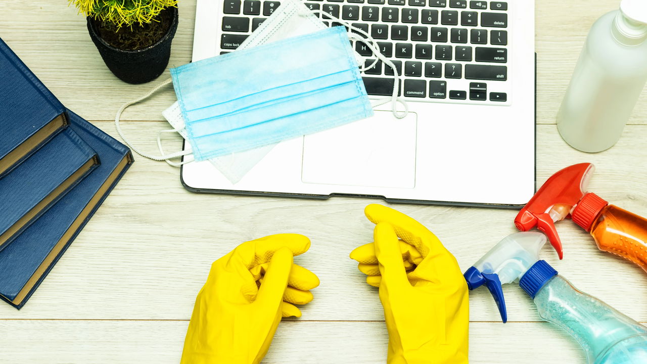 Quando se trata de limpeza doméstica, a mistura de álcool com detergente na pia é frequentemente vista como uma solução prática