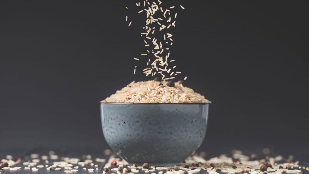 Como fazer arroz e feijão renderem mais com truques simples