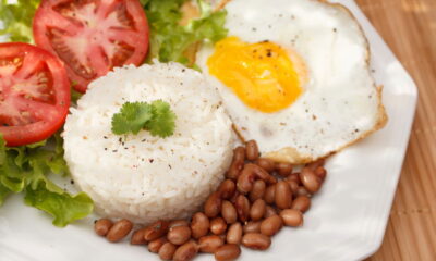 Como fazer arroz e feijão renderem mais com truques simples