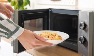 Receita prática de arroz no micro-ondas em apenas 10 minutos