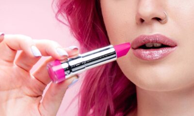 Truques simples para fazer o batom durar o dia todo mesmo em dias mais quentes