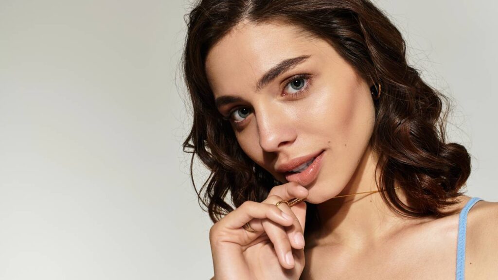 O calor pode roubar o brilho dos fios, mas um cuidado simples muda tudo