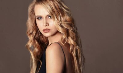 4 truques para disfarçar o frizz sem usar secador