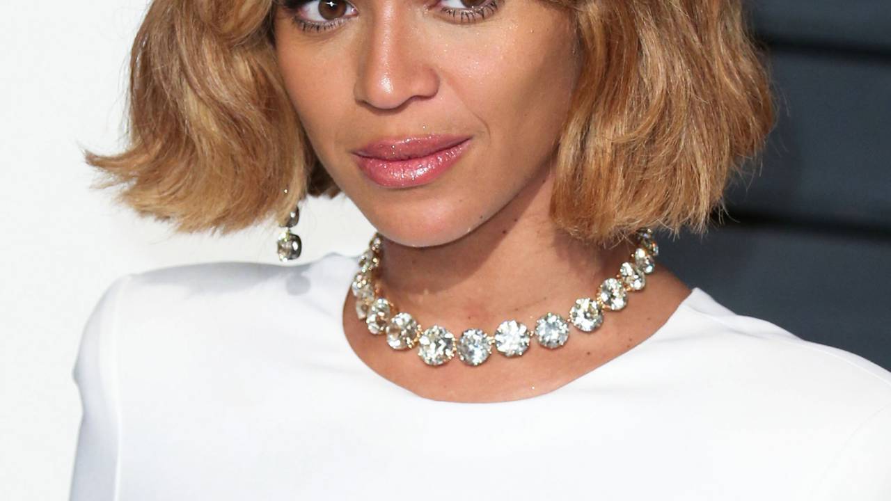 Encontrar o corte de cabelo ideal pode transformar completamente o seu visual e aumentar a sua autoestima