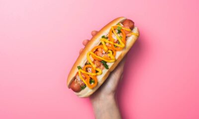 Cachorro-quente é um dos lanches mais amados do Brasil, mas sua nomenclatura muda conforme a cidade. No Rio de Janeiro, é simplesmente chamado de "cachorro-quente",