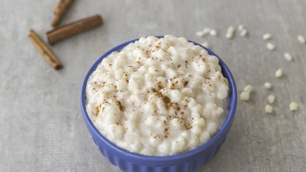 No Brasil, a diversidade cultural se manifesta também na culinária, refletida na variedade de nomes e preparações de pratos típicos