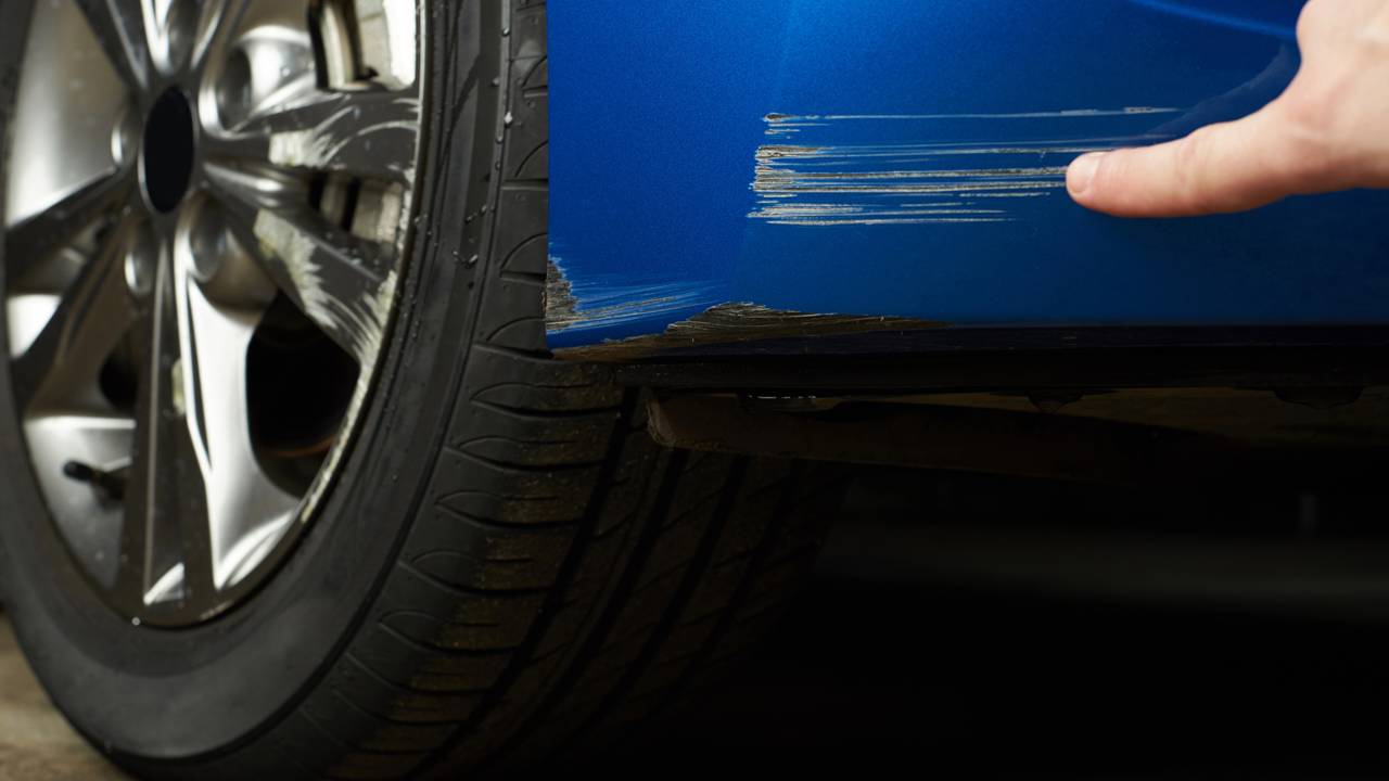 Usei vinagre e óleo de coco pra tirar o risco do meu carro e o resultado foi surpreendente