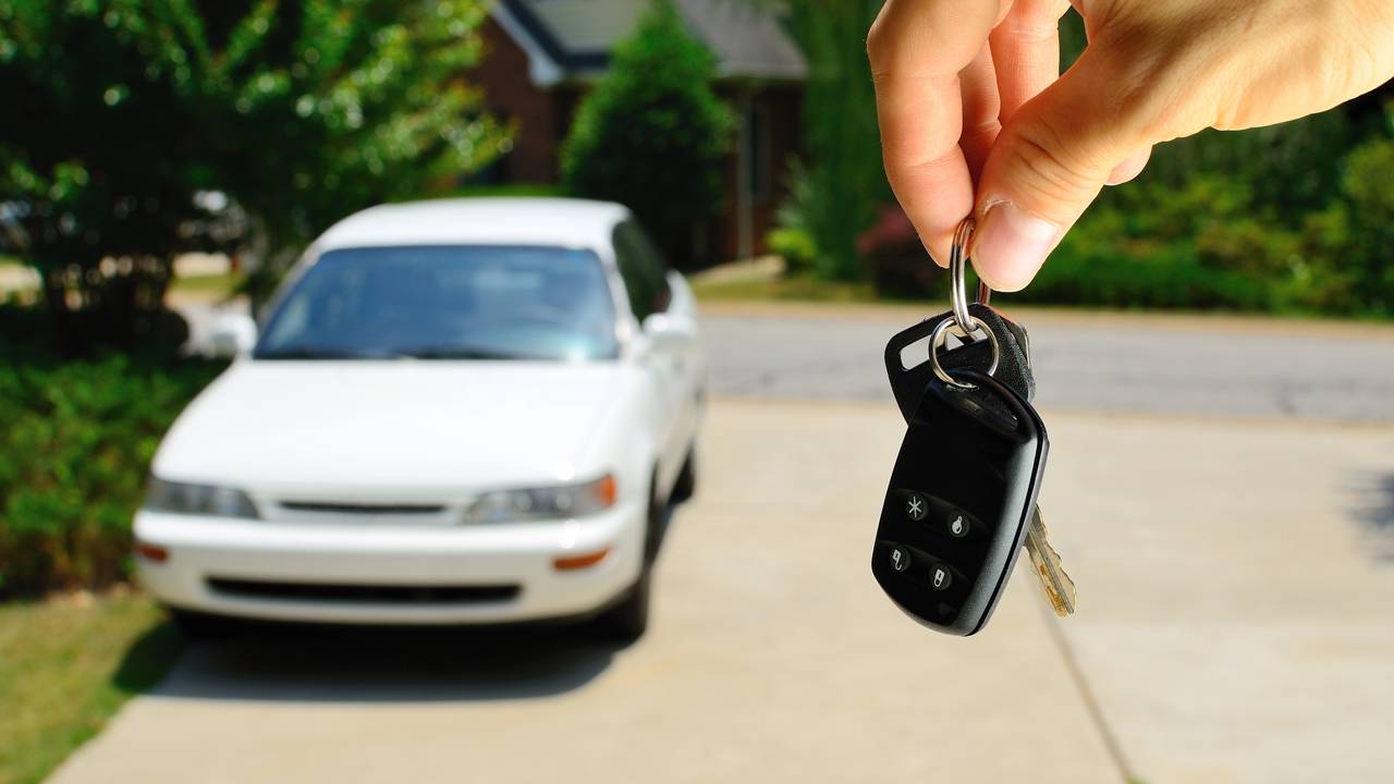 Rotina simples de limpeza e cuidados para valorizar o seu carro usado