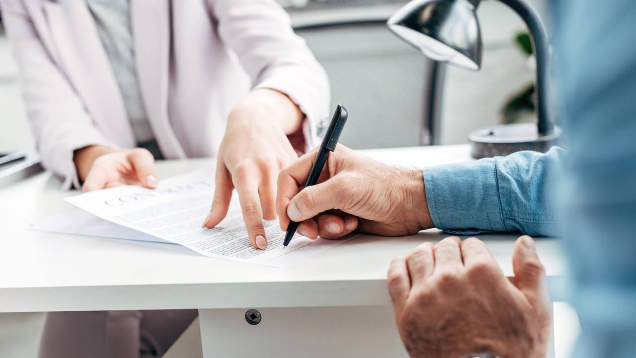 Grandes nomes do futebol que estarão livres no mercado em 2026