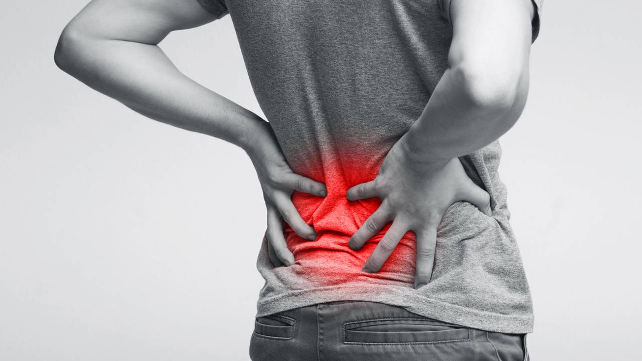 Os alongamentos poderosos para acabar com as dorer nas costas de uma vez