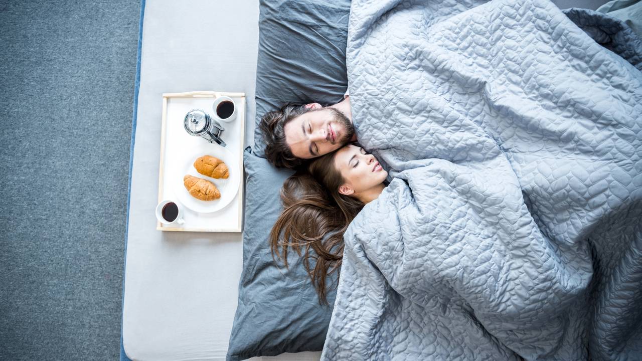 O que comer antes de dormir para ter sono profundo e reparador