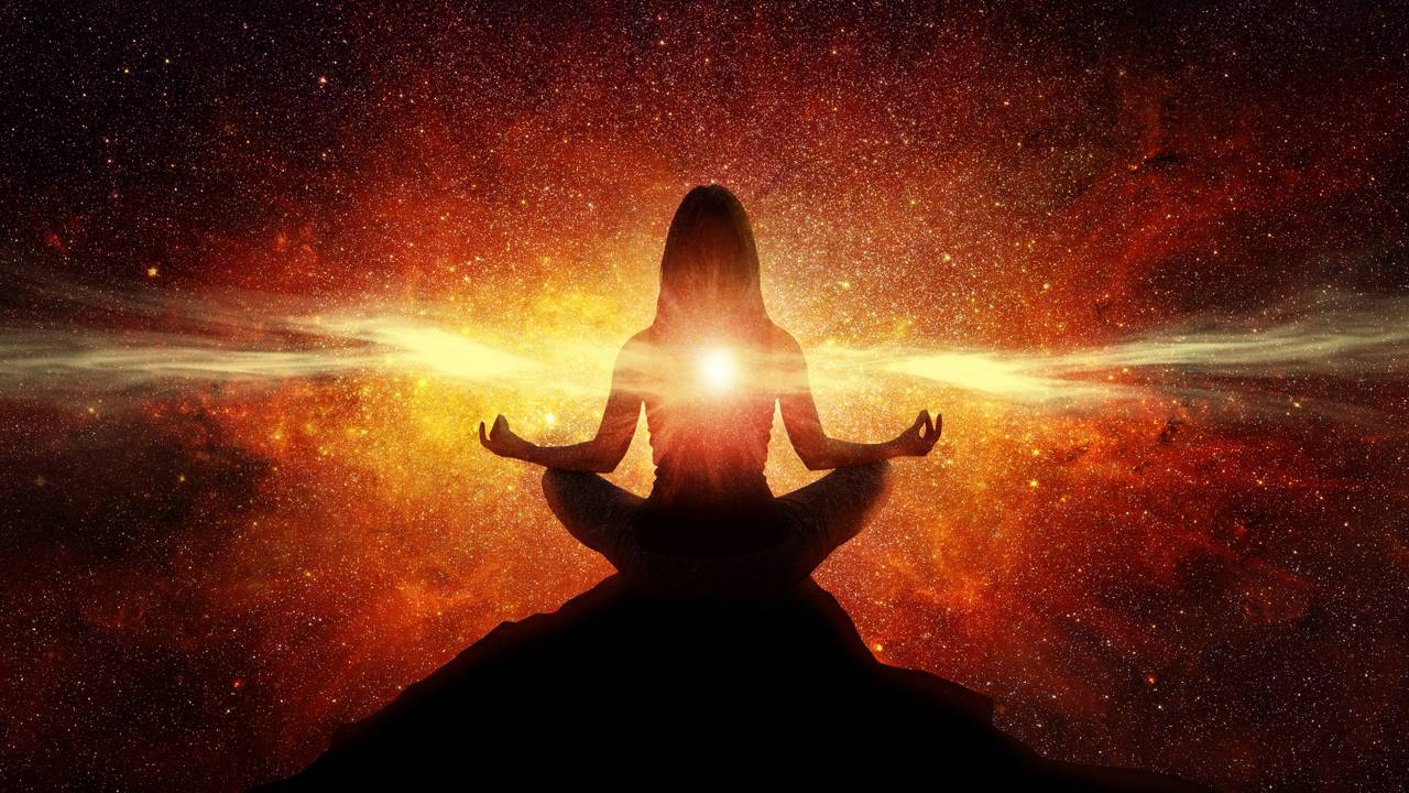 Na busca por harmonia e equilíbrio em nossos lares, algumas pessoas acreditam que a energia espiritual desempenha um papel crucial. O conceito de energias invisíveis influenciando o bem-estar físico e emocional é comum em diversas culturas, e certos hábitos diários podem contribuir para o acúmulo de energia negativa em casa, afetando a tranquilidade do ambiente.