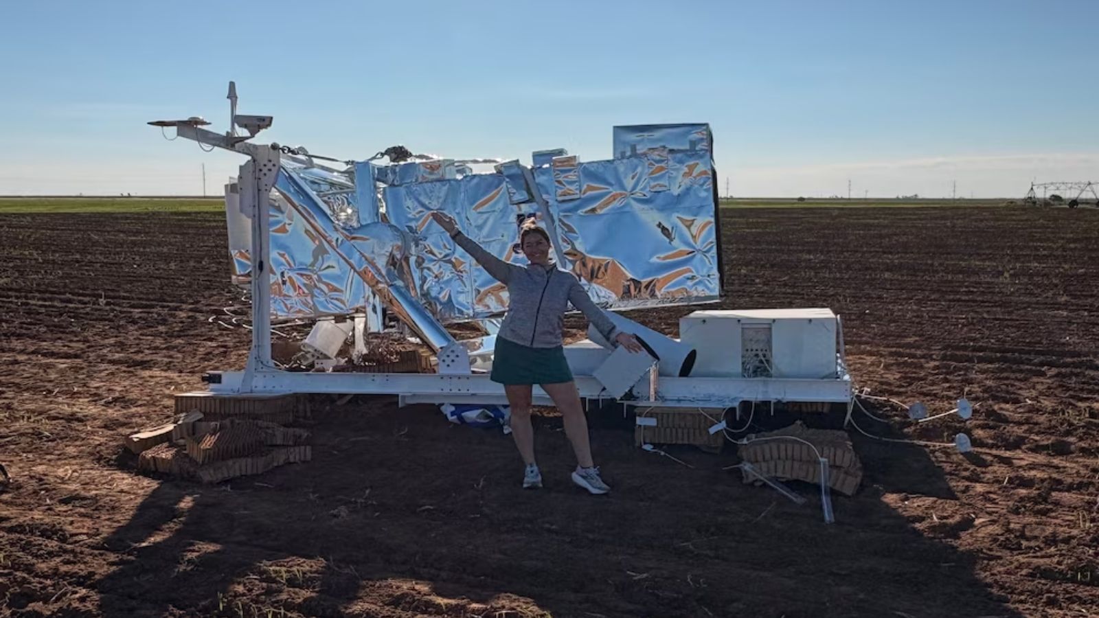Família encontra equipamento misterioso da NASA caído em fazenda no Texas