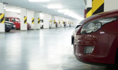 Como estacionar de forma segura usando referências do carro