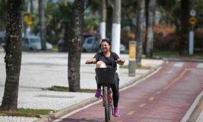 Praia Grande é referência no uso das bicicletas; lugar tem beleza e alto astral