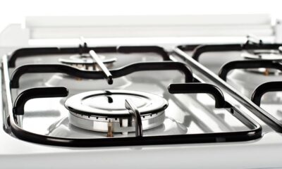 Comecei a usar limão e bicarbonato para limpar meu fogão, e agora ele fica sempre brilhando