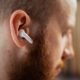 Três fones de ouvido Bluetooth bons e baratos que valem cada centavo