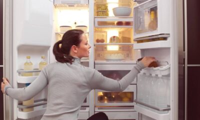 Você já parou para pensar no que um pote de sal pode oferecer dentro da geladeira? Apesar de ser uma prática simples e pouco conhecida, ela proporciona surpreendentes benefícios