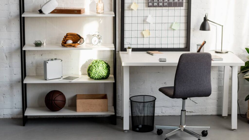 Dicas para montar um home office bonito e funcional sem gastar muito