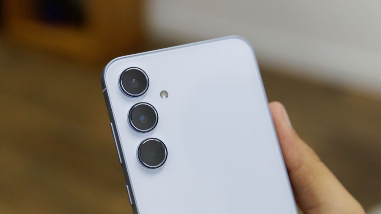 O celular intermediário que roda tudo sem travar e custa bem menos