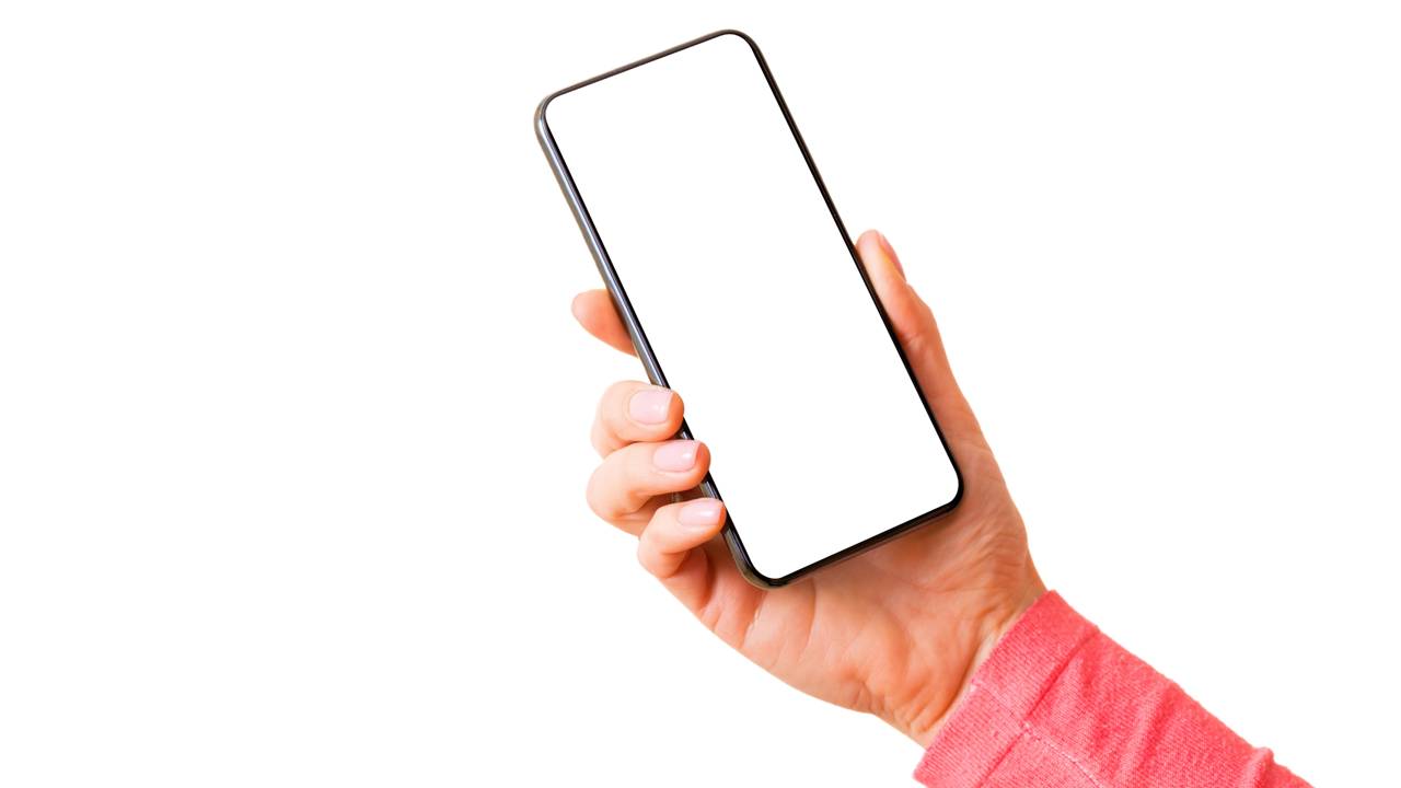 Os três melhores celulares pequenos para fugir dos “monstros” de tela