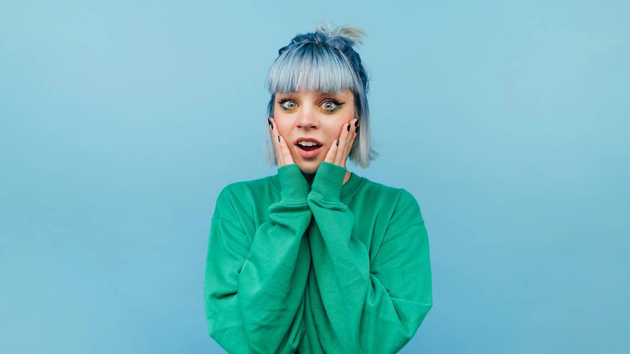 Tendência de unhas que une leveza, elegância e um toque moderno