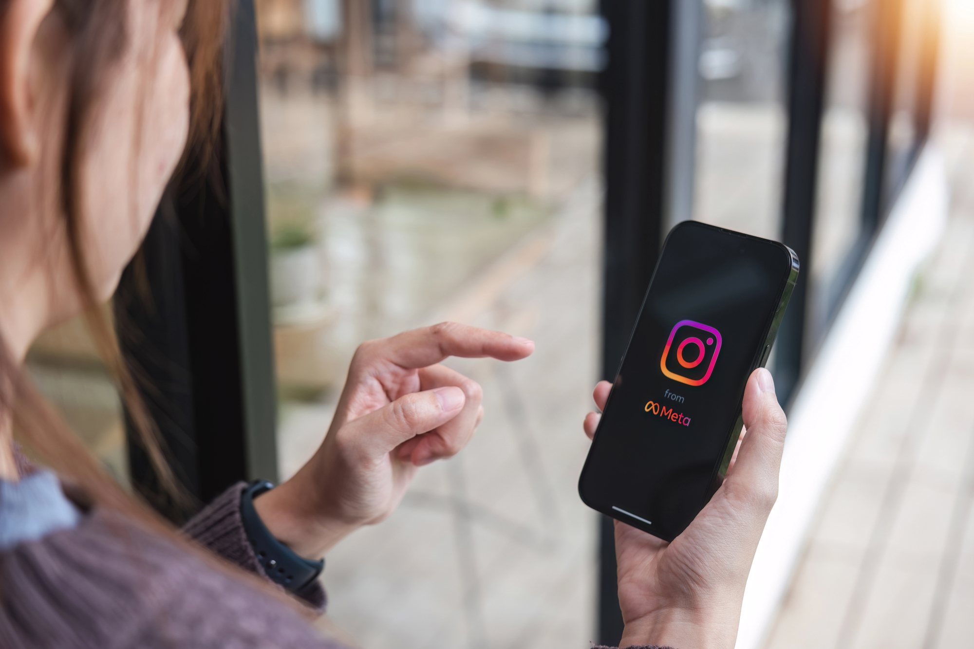 CEO do Instagram fala sobre mito da espionagem via celular