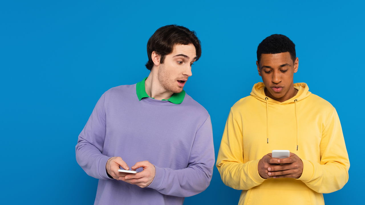 Alguns signos do zodíaco destacam-se por sua energia e presença, tornando-se naturalmente alvos frequentes de inveja