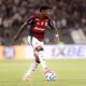 Flamengo avalia futuro de Emerson Royal diante de sondagens europeias