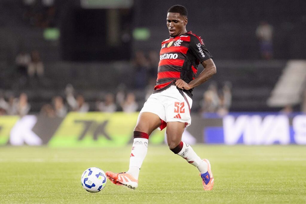 Gigante italiano deseja Evertton Araújo, mas Flamengo exige valor milionário para negociar volante