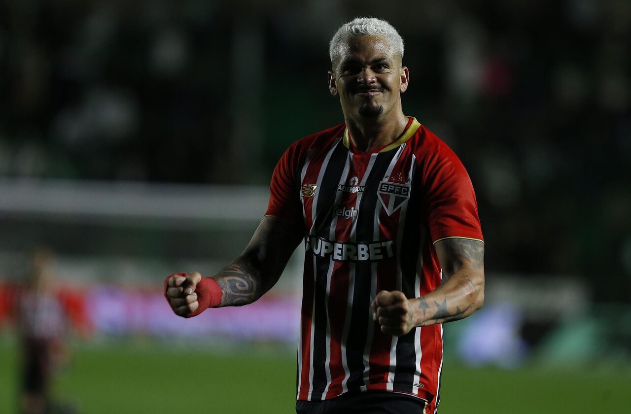 Luciano decide se permanecerá ou deixará o São Paulo em 2026