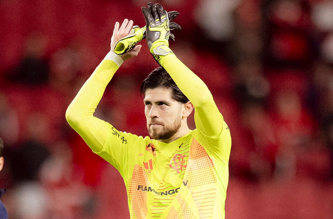 River Plate deseja a contratação do goleiro Rossi, do Flamengo