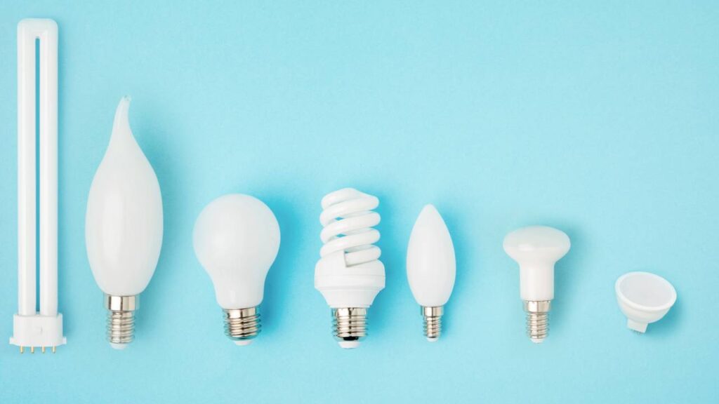 Muitas pessoas notam que sua lâmpada pisca mesmo após serem apagadas. Esse fenômeno pode causar preocupação, mas geralmente tem explicações lógicas relacionadas ao funcionamento dos sistemas elétricos e à tecnologia LED.