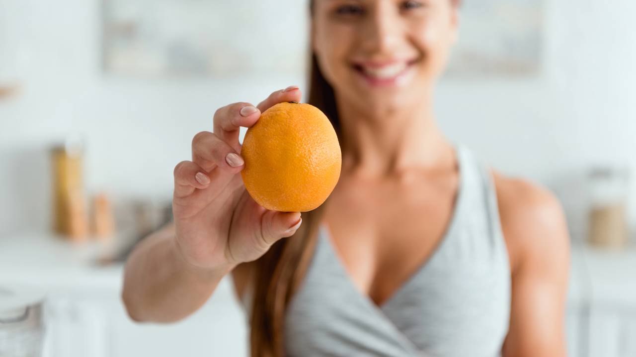 Quer saber como utilizar a casca de laranja para afastar pernilongos de maneira eficiente? Este artigo apresenta um método natural que também proporciona um ambiente aromático