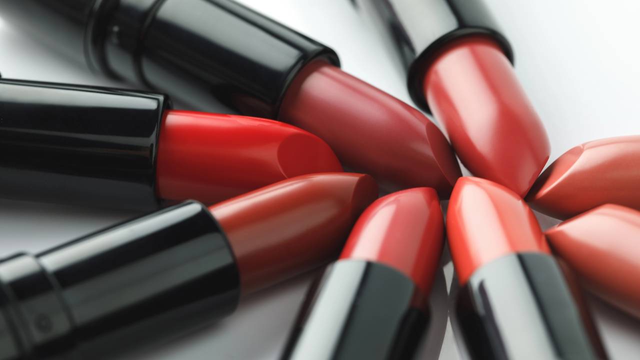 A cor de batom que mais realça peles brasileiras segundo maquiadores