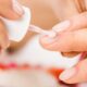 A busca por unhas perfeitas é constante e, recentemente, uma nova técnica promete revolucionar o mercado ao substituir o tradicional gel por uma opção não só mais durável, como também mais prática