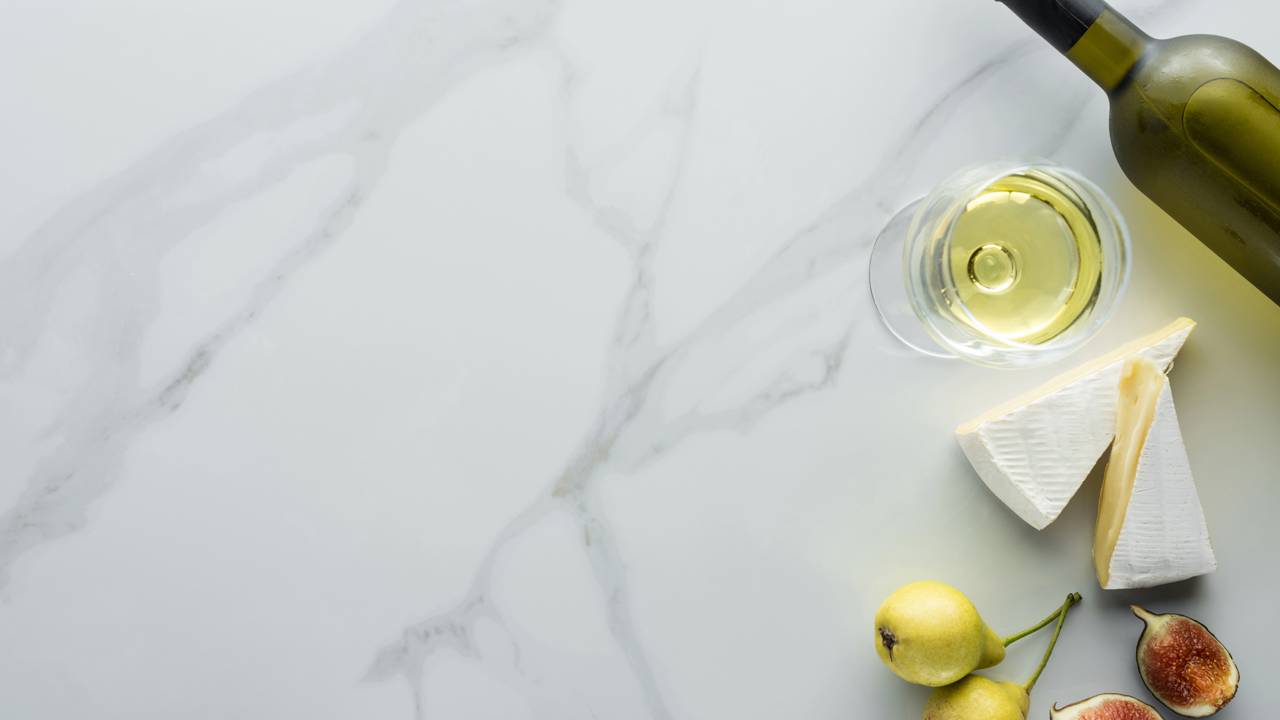 Desde que comecei a usar pano macio para limpar o mármore, as manchas não aparecem mais