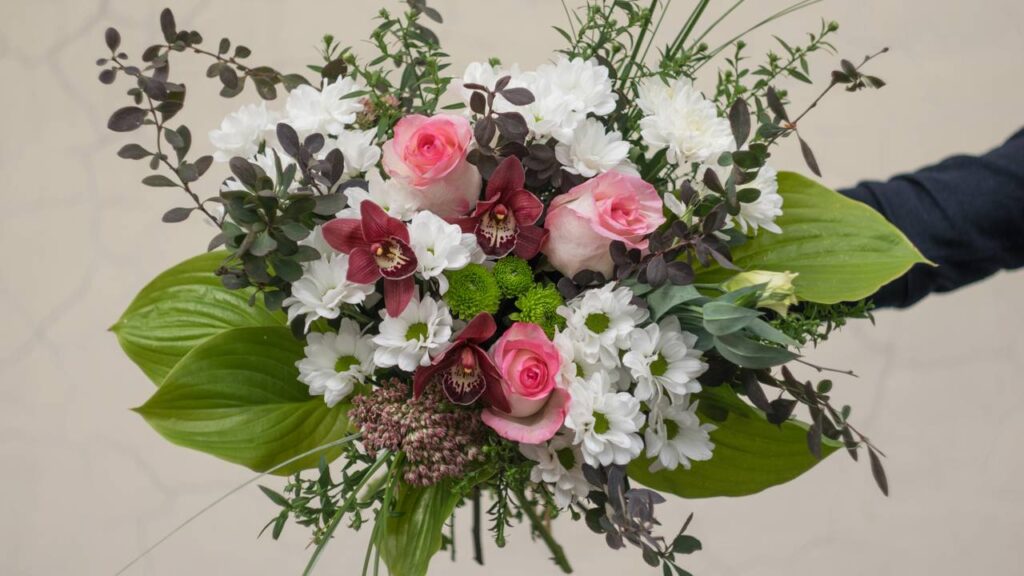 Arranjos mistos estão em alta e o segredo está em um detalhe que quase ninguém nota